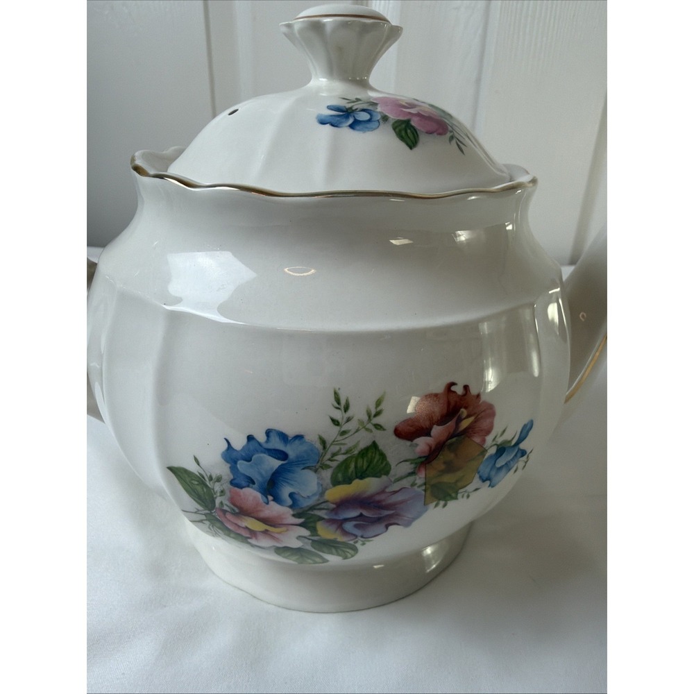 Vintage Crown Dorset Staffordshire Floral Teapot Gold Trim Fine Ceramic - Picture 3 of 16